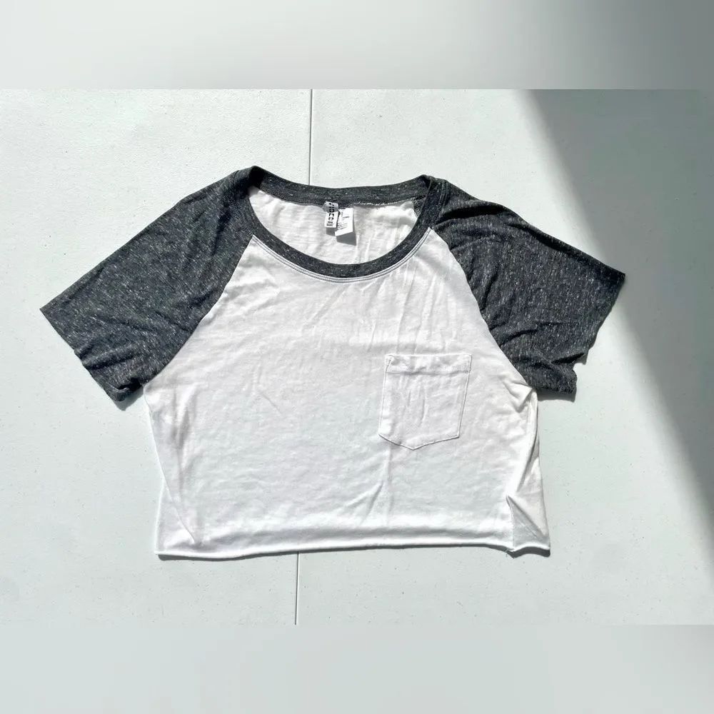 H&M Basic Cropped Raglan Tee — White & Gray | Size S